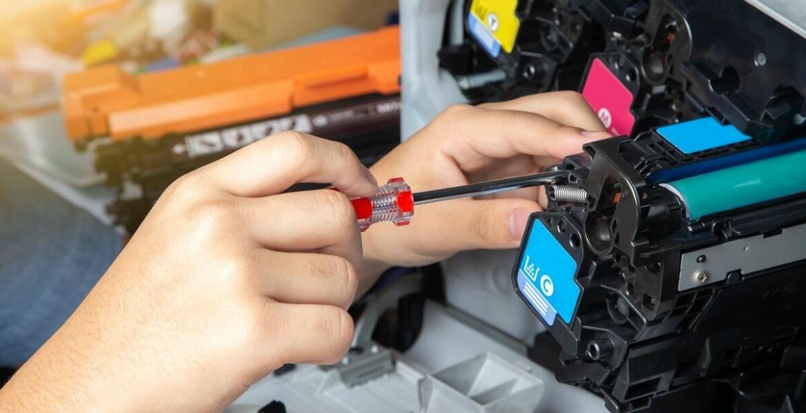 Jak serwis drukarek w Sosnowcu radzi sobie z trudnymi usterkami?