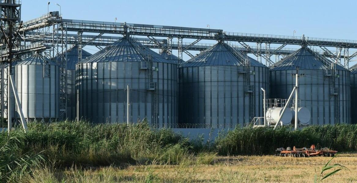 Anpassung von Silos an die Eigenschaften von Schüttgütern: Wichtige Herausforderungen