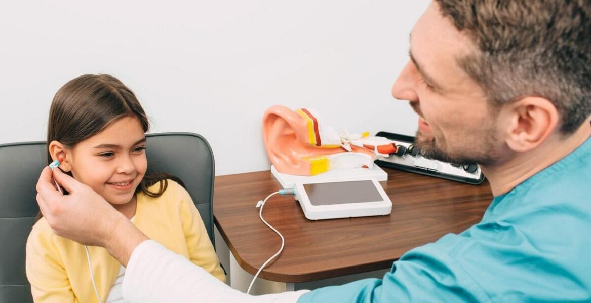 Audiometria tonalna i słowna: co to jest i jak wpływa na diagnozę?