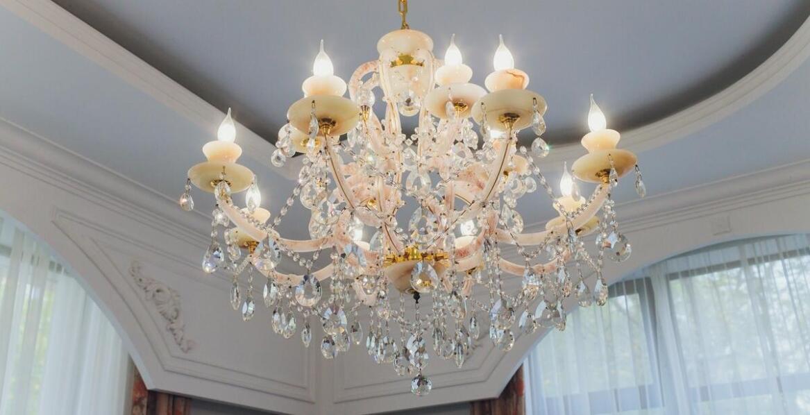 Lustra w ramie – klasyka czy nowoczesność?