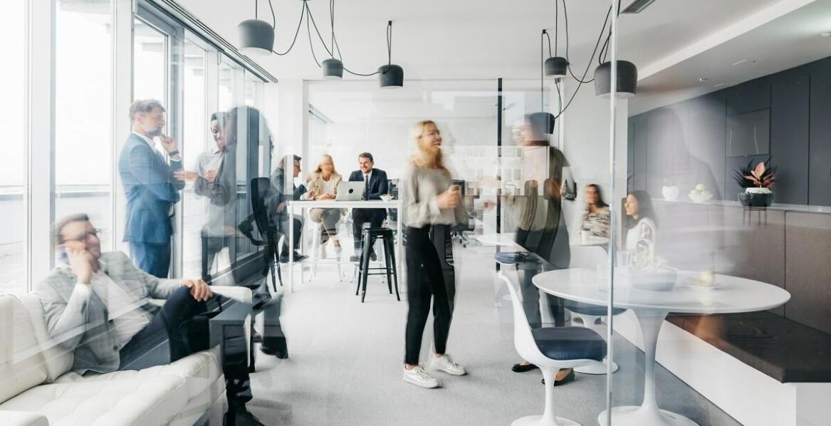 Jak instalacje AKPiA mogą zwiększyć konkurencyjność firm?