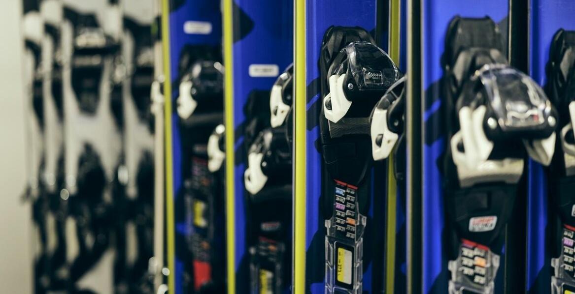 Jakie cechy powinny mieć idealne wiązania snowboardowe dla freeriderów?