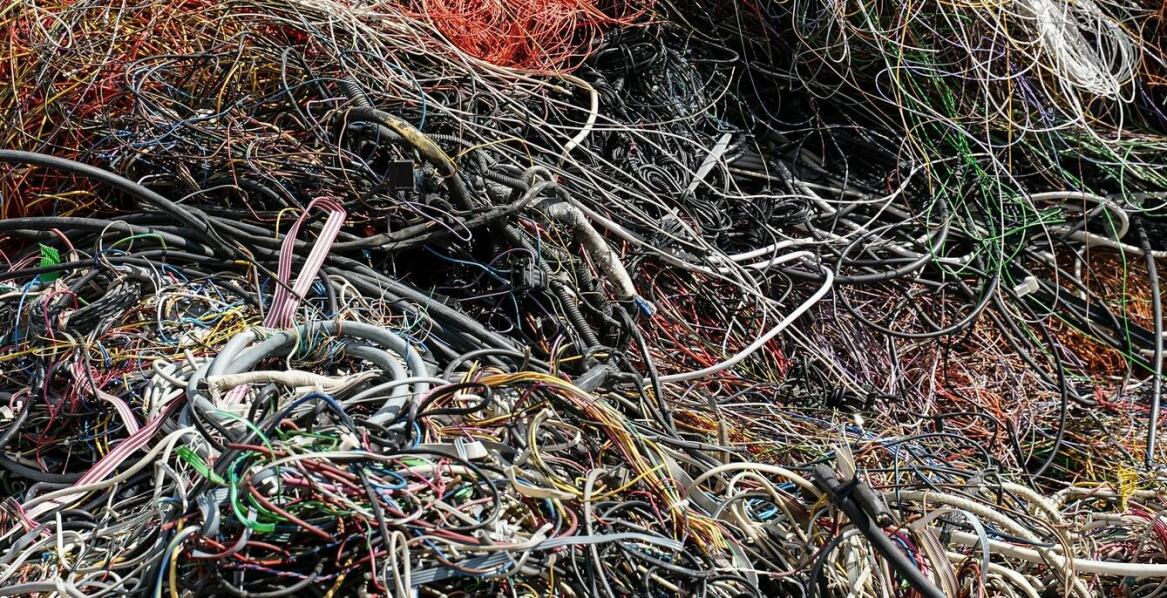 Jakie czynniki wpływają na wycenę kabli miedzianych w skupie?