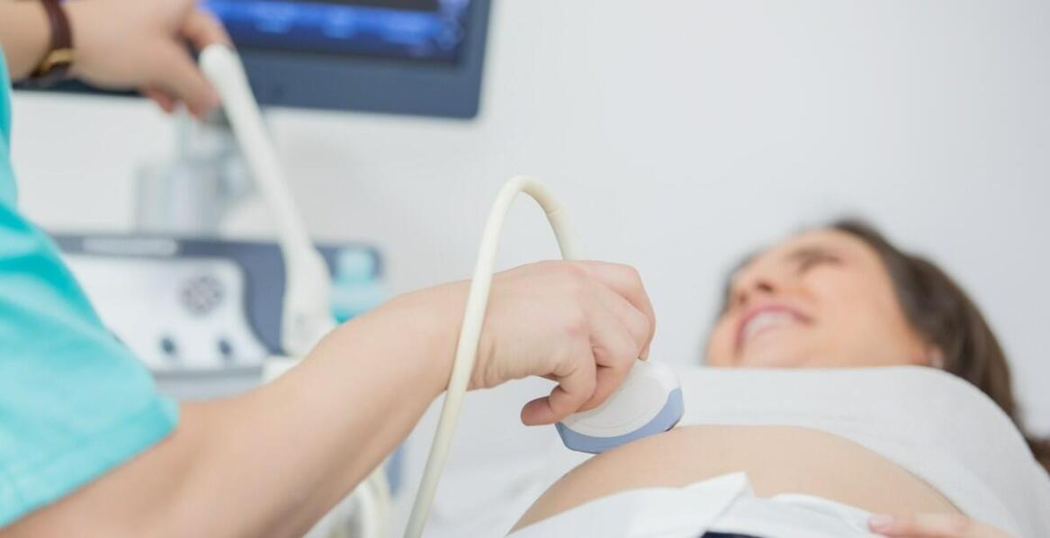 Jakie objawy mogą skłonić do wcześniejszego wykonania USG w ciąży?