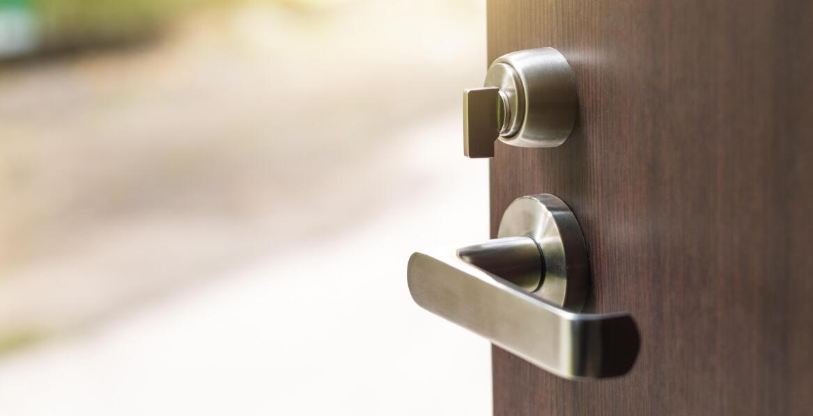 Klamki do drzwi zewnętrznych jako element pierwszego wrażenia - co warto wiedzieć?