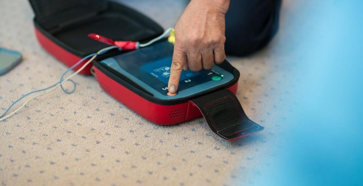 Defibrylatory AED a ich dostępność w lokalnych społecznościach