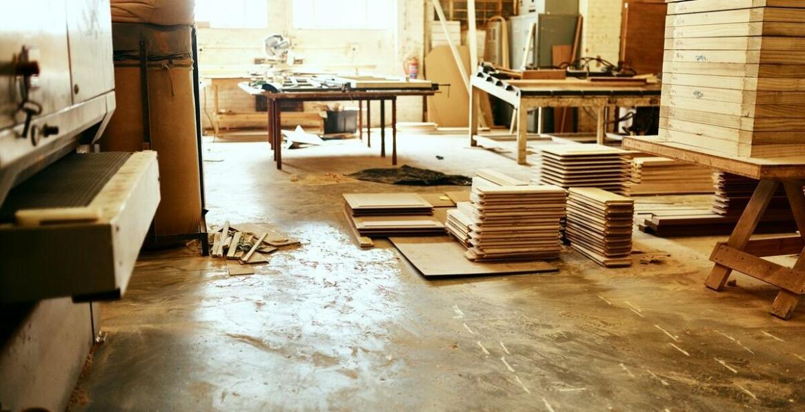 Zastosowanie płyt MDF w produkcji elementów meblowych: korzyści i możliwości