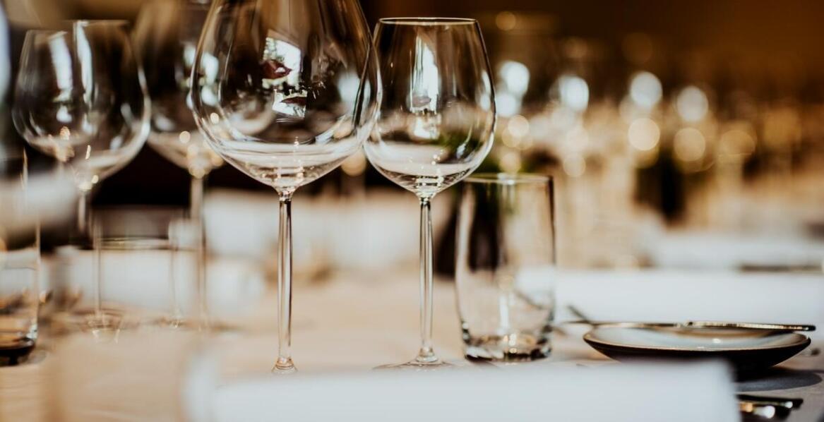 Jakie są różnice między kieliszkami do likieru a innymi typami kieliszków?