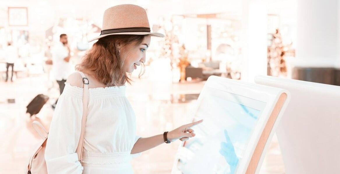 Najnowsze trendy w projektowaniu ekspozytorów reklamowych