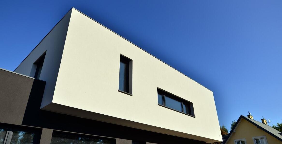 Jakie właściwości aluminium przekonują do wyboru okien z tego materiału?