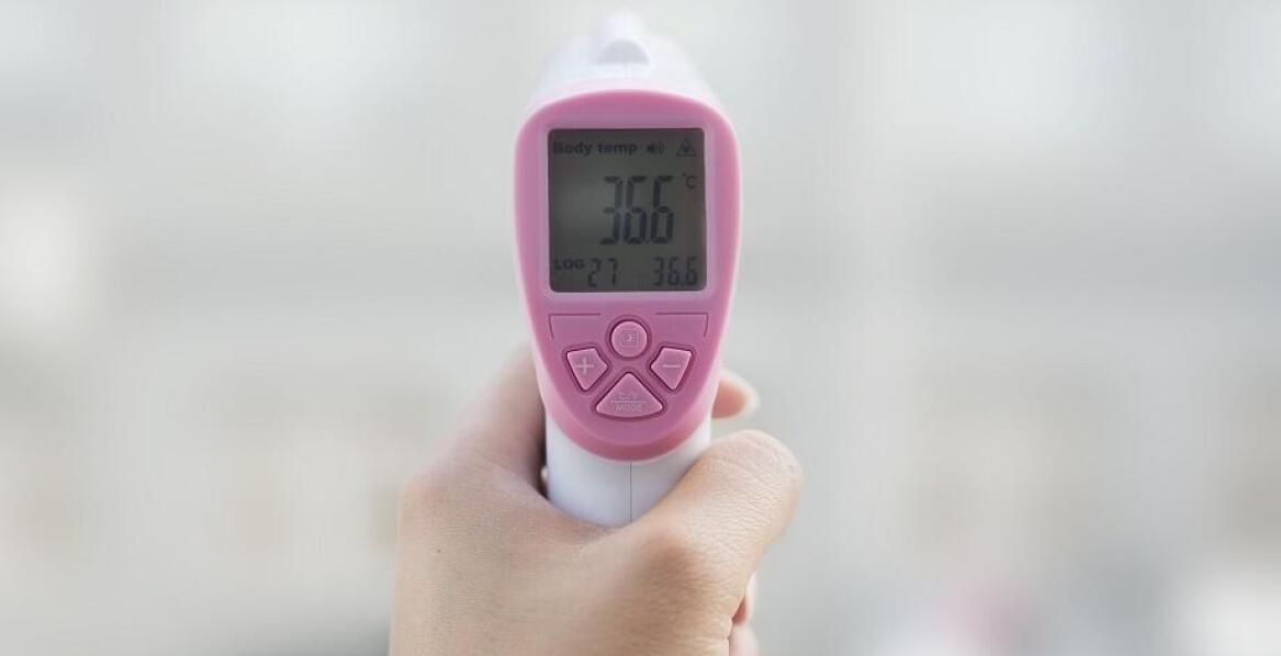 Znaczenie regularnego monitorowania temperatury ciała przez pielęgniarkę