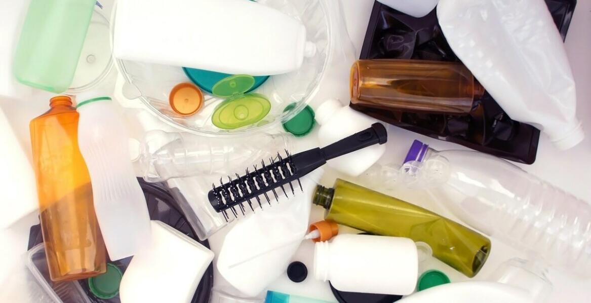 Jak wybrać trwałe i estetyczne plastikowe pudełka dla swojego biznesu?