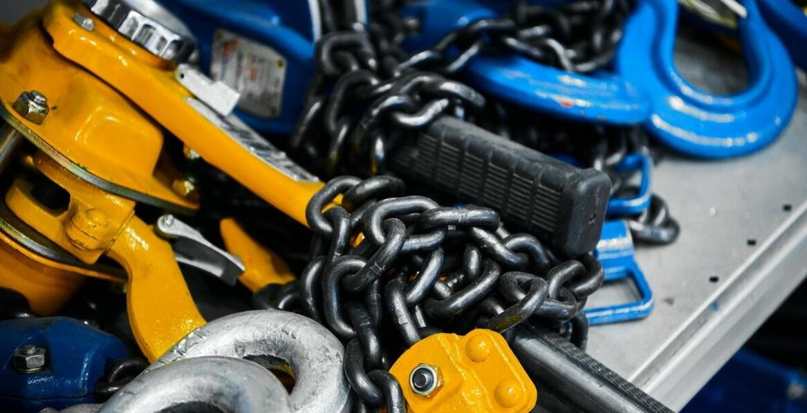 Jakie cechy powinny mieć szekle transportowe do profesjonalnych zastosowań?