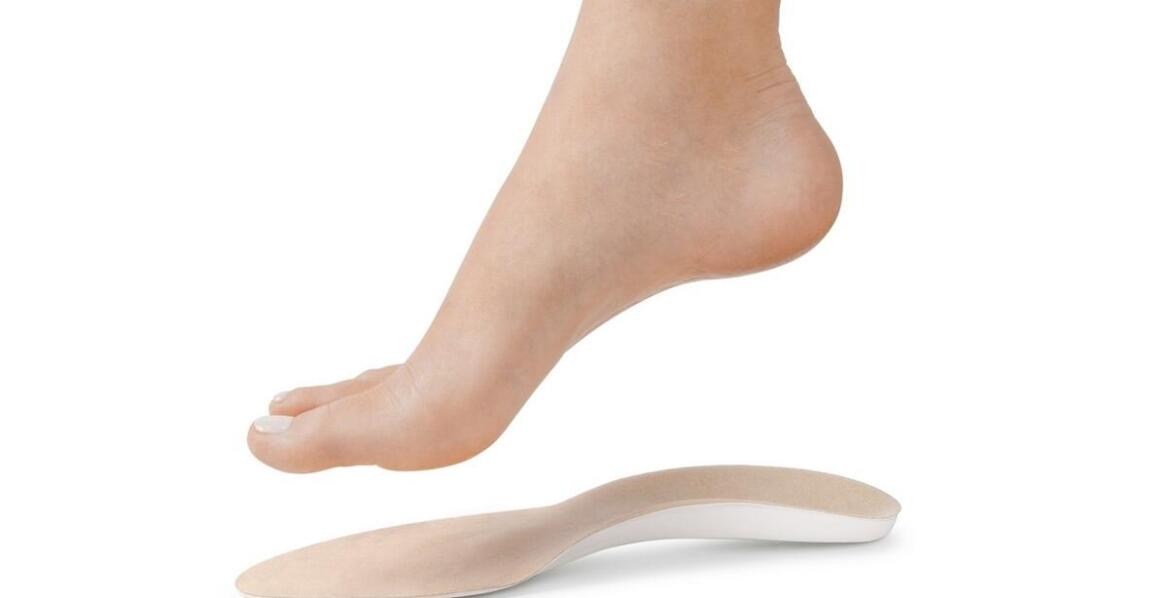 Porównanie różnych rodzajów wkładek ortopedycznych na płaskostopie dla dzieci