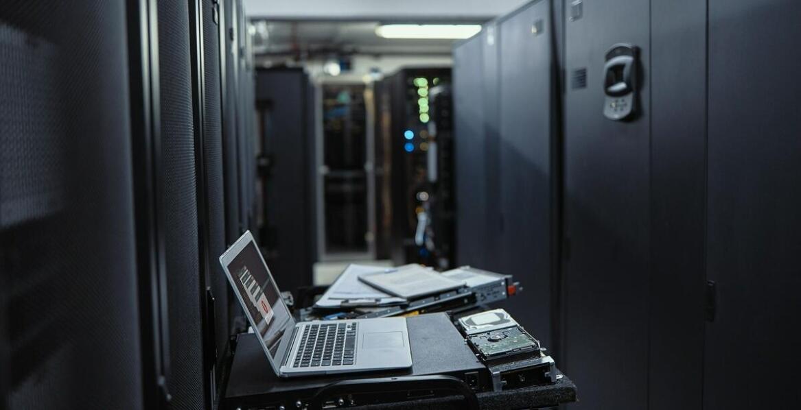 Dyski serwerowe a efektywność energetyczna – co warto wiedzieć?