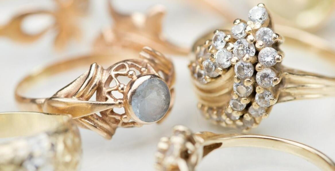 Wpływ wysokiej jakości złota na estetykę i trwałość biżuterii