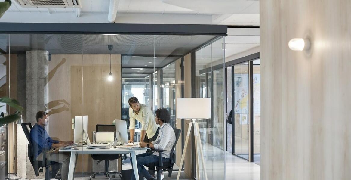 Wpływ nowoczesnych materiałów na konstrukcję hal magazynowych