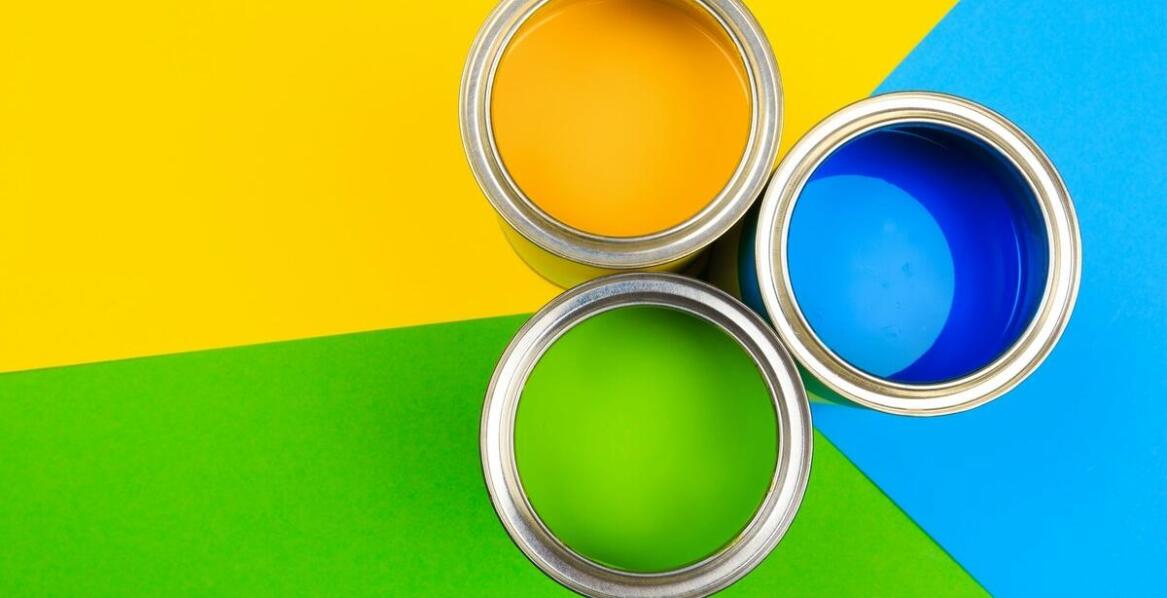 Rola kolorystyki w projektach oklejania witryn sklepowych