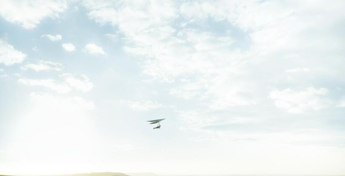 Jak latanie dronem w Bydgoszczy wpływa na jakość ujęć promocyjnych?