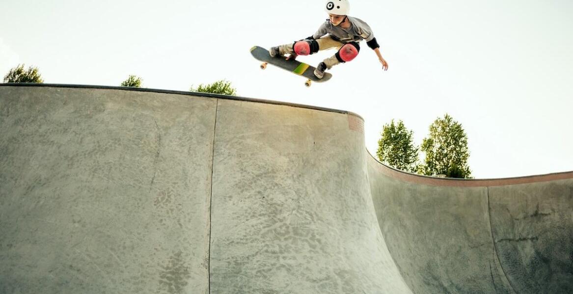 Jakie techniki jazdy na rolkach są najpopularniejsze wśród początkujących?