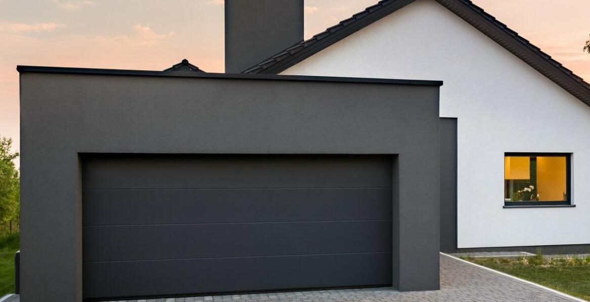 Die Verwendung von gehärtetem Glas beim Bau moderner Garagen