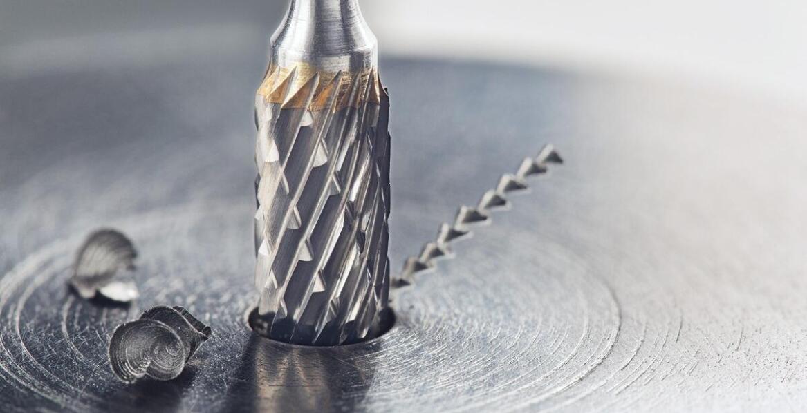 Wpływ jakości frezów do rozdrabniaczy na efektywność pracy urządzenia