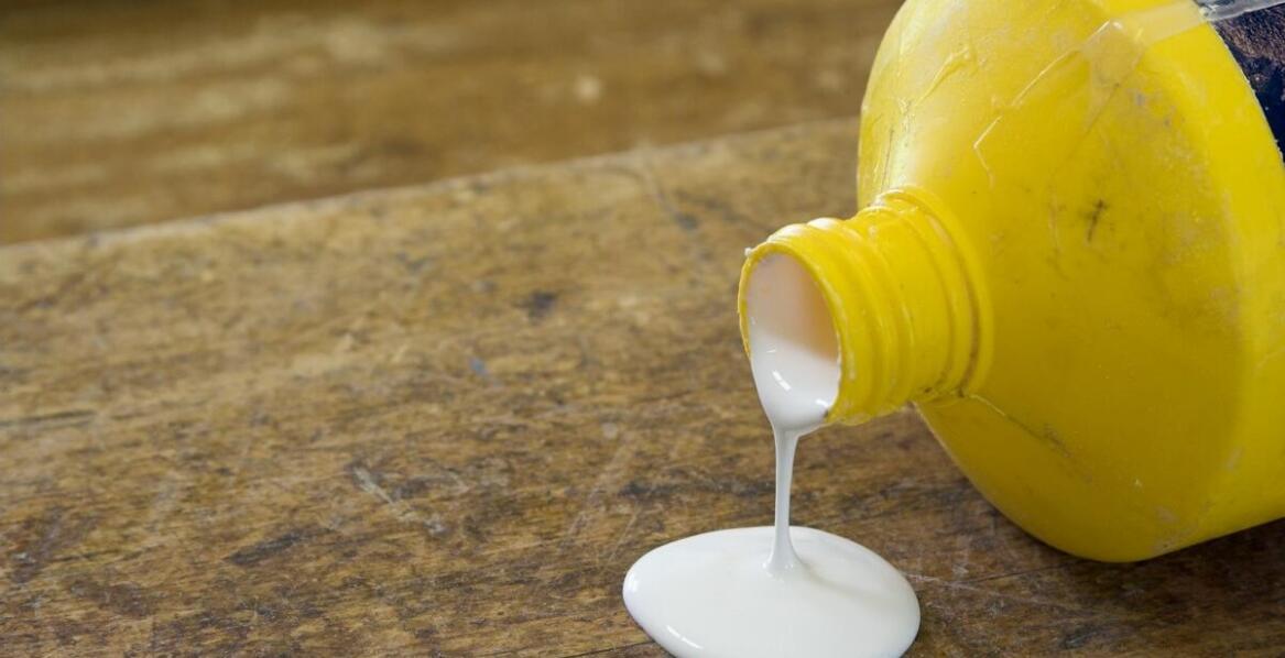 Jak ocenić jakość kleju montażowego do ściany?