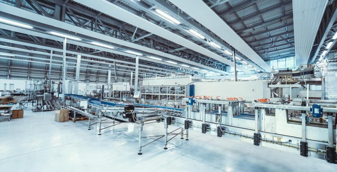 Zautomatyzowane systemy transportu wewnętrznego – przyszłość logistyki