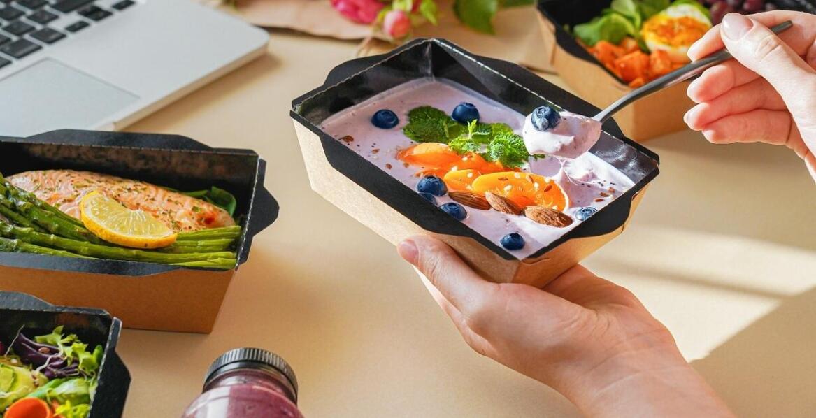 Produkcja etykiet z naciskiem na bezpieczeństwo żywności – co warto wiedzieć?