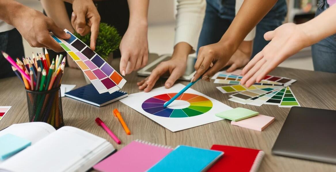 Hurtownia odzieży kosmetycznej — jak znaleźć sprawdzonego dostawcę?