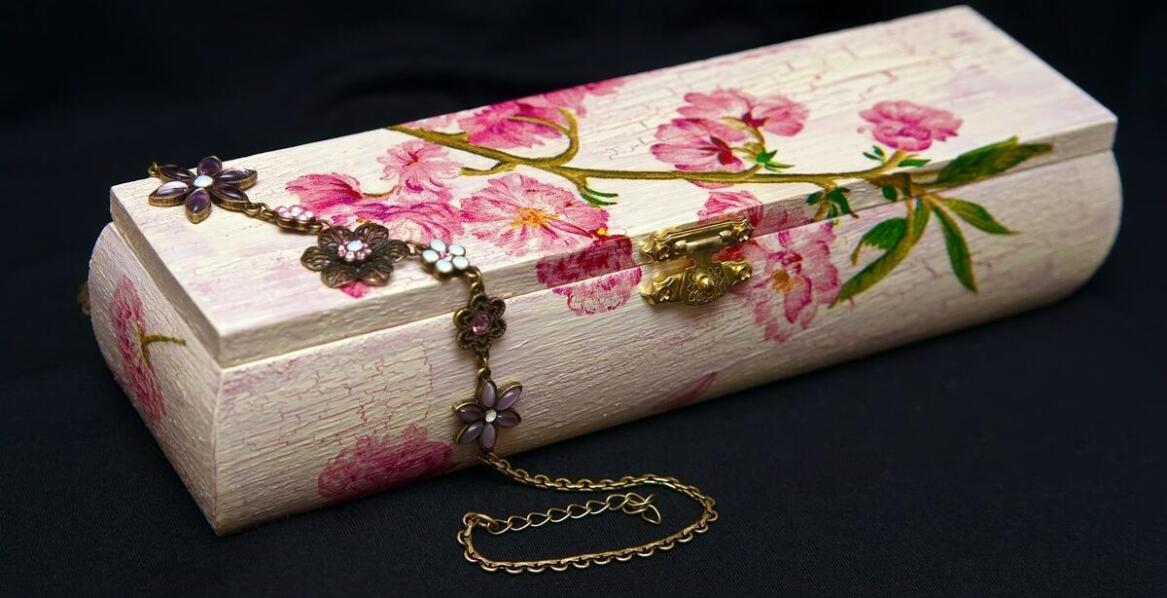 Drewniane bazy do decoupage – co warto wybrać z oferty sklepu?