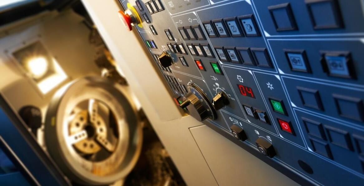 Jakie nowoczesne rozwiązania wykorzystuje się w procesach toczenia CNC?