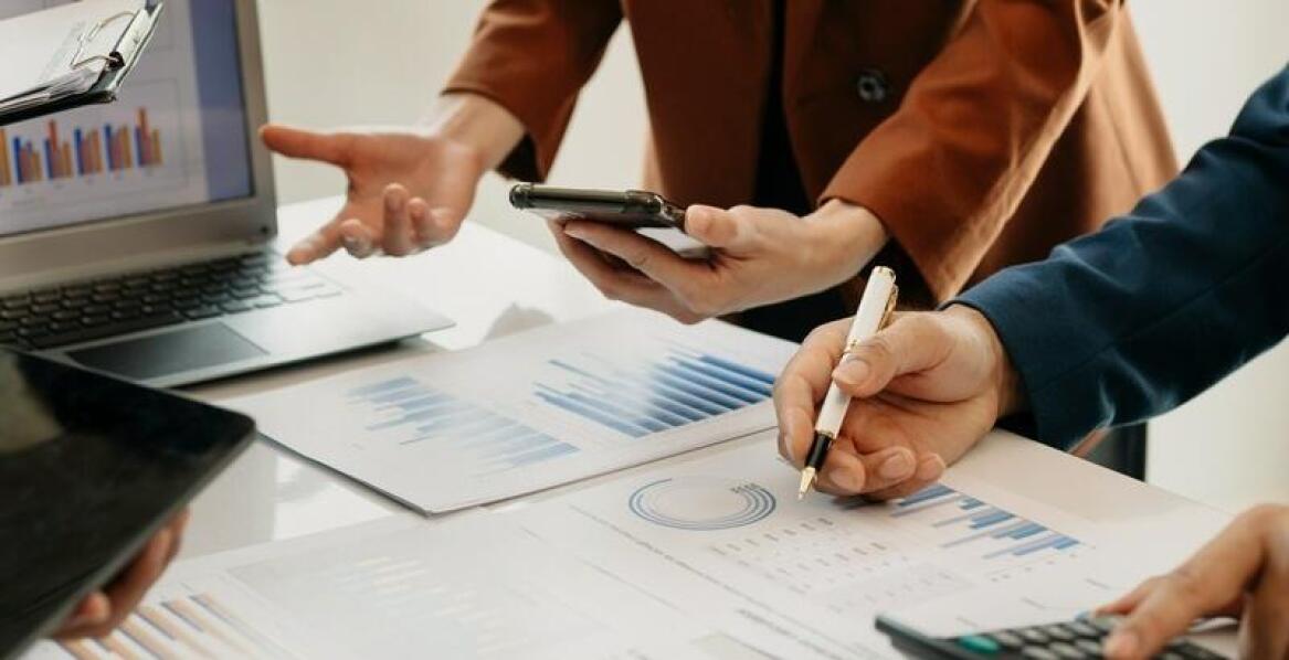 Rola biura księgowego w prowadzeniu pełnej księgowości dla firm
