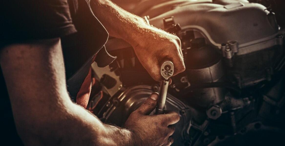 Dlaczego naprawa skrzyń biegów w Łódzkim jest kluczowa dla długowieczności pojazdu?