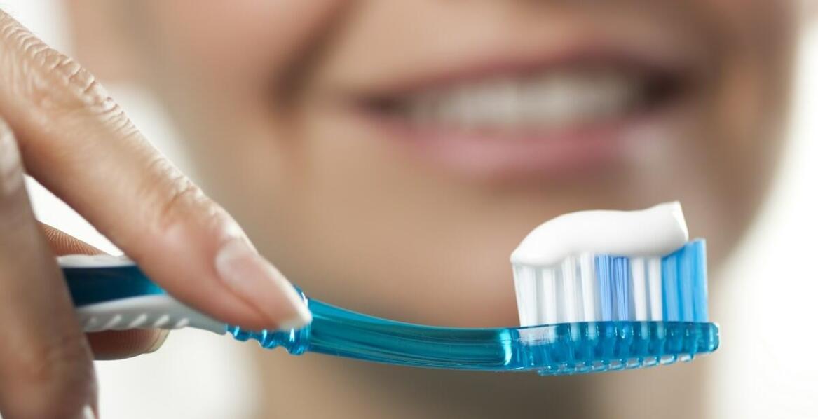 Profilaktyka stomatologiczna – jak dbać o zęby między wizytami u dentysty?