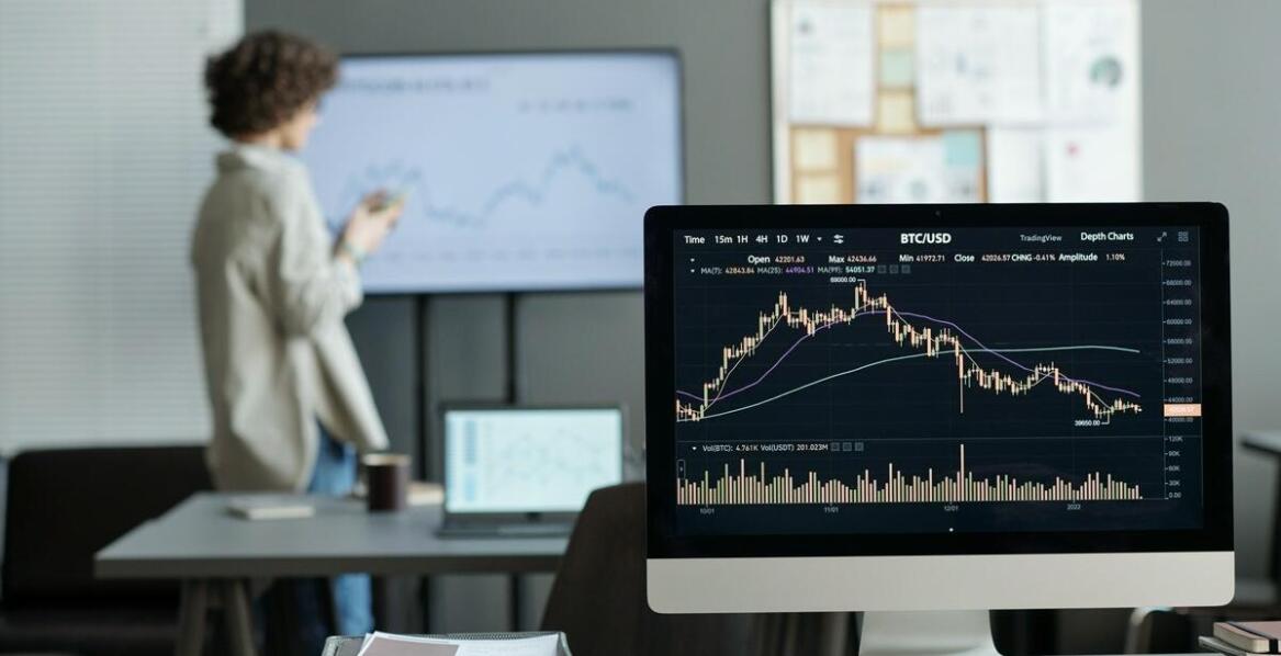 Jak analiza rzeczywistego wolumenu może wspierać decyzje inwestycyjne na rynku Forex?