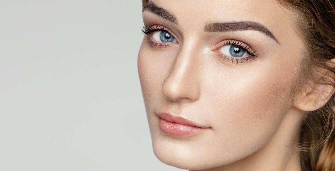 Zalety makijażu permanentnego dla osób z intensywnym trybem życia