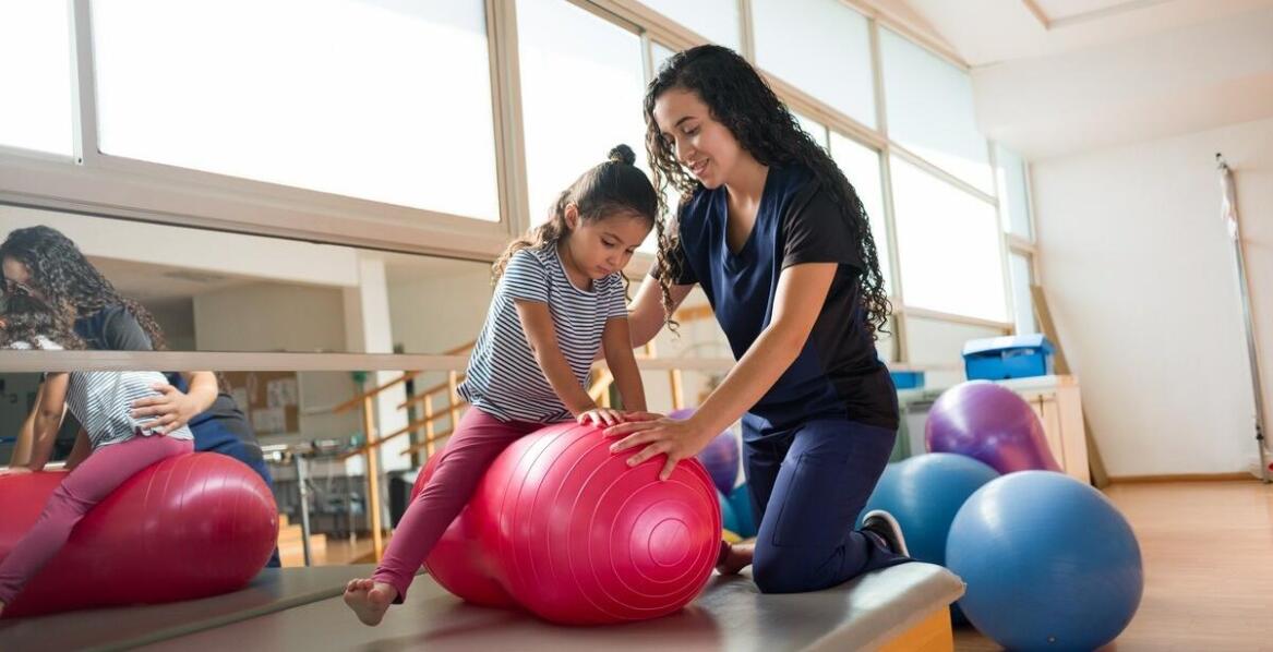 Ortopedia dziecięca a prywatna opieka: na co zwrócić uwagę?