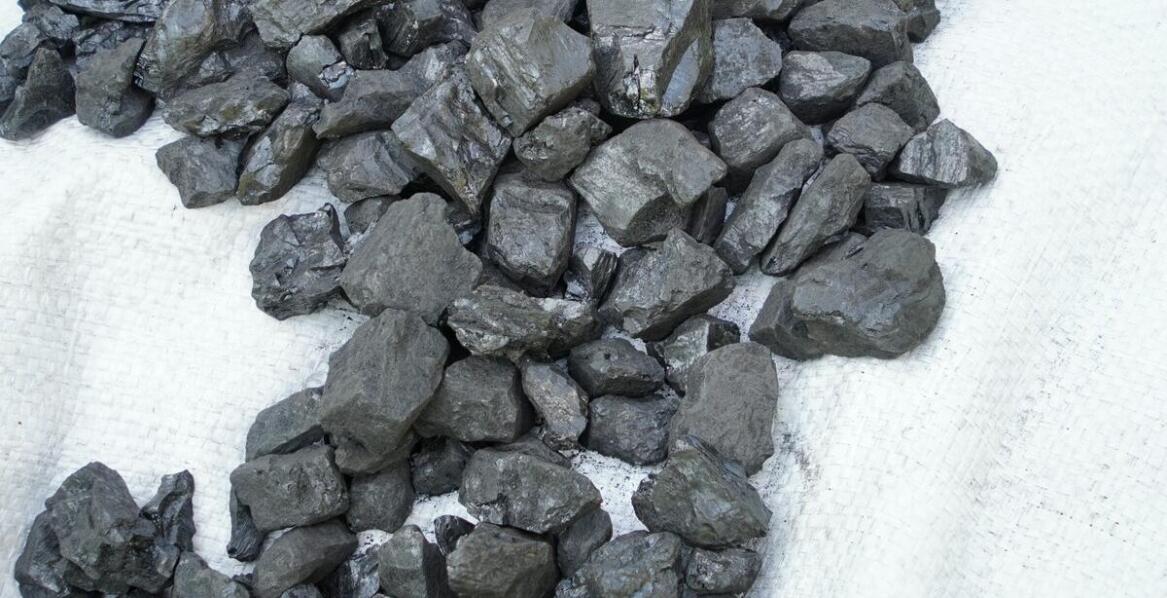 Ceny ekogroszku – jak kształtują się na lokalnym rynku i co je determinuje?