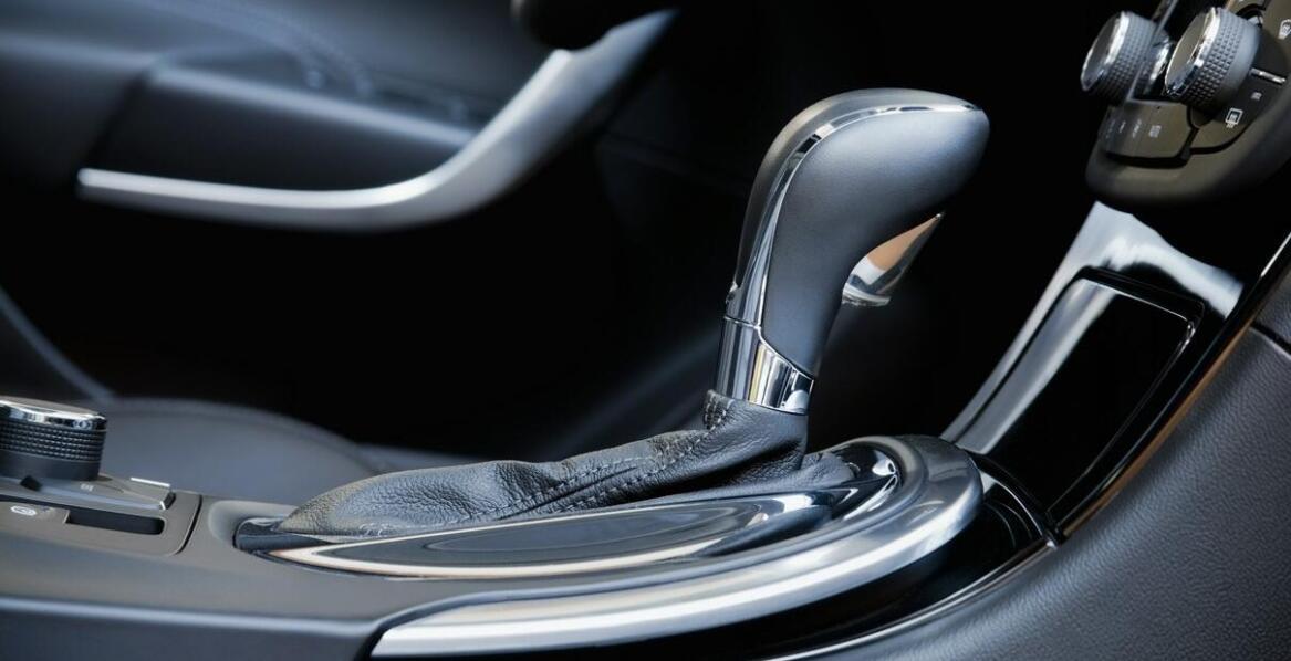 Listwy progowe – jakie wzory i kolory są dostępne?