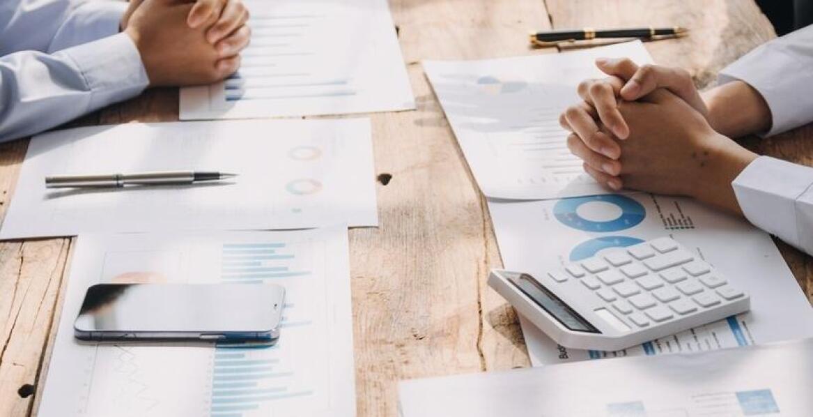 Jak profesjonalne doradztwo prawne wspiera firmy w zakresie prawa gospodarczego?