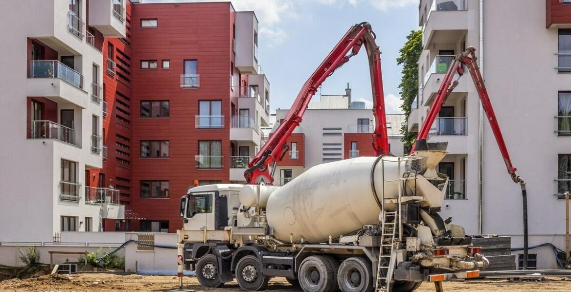 Jakie aspekty należy rozważyć przy wyborze betonu towarowego do projektu?