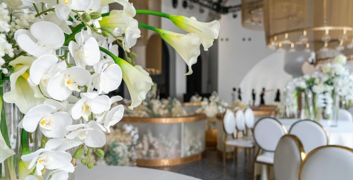 Jakie są zalety wyboru kompleksu rekreacyjno-bankietowego na wesele?