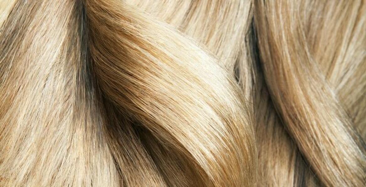 Dlaczego warto wybrać uzupełnienia włosów z naturalnych materiałów?