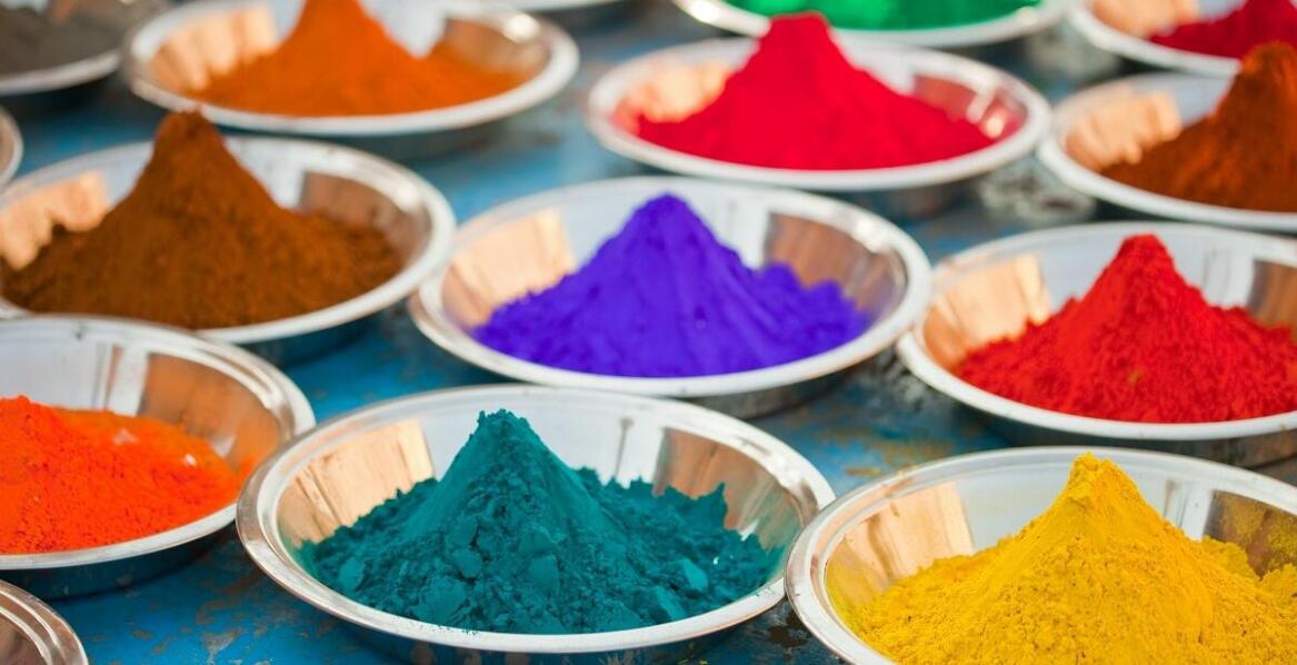 Wybór koloru i wykończenia w malowaniu proszkowym: Co warto wiedzieć?