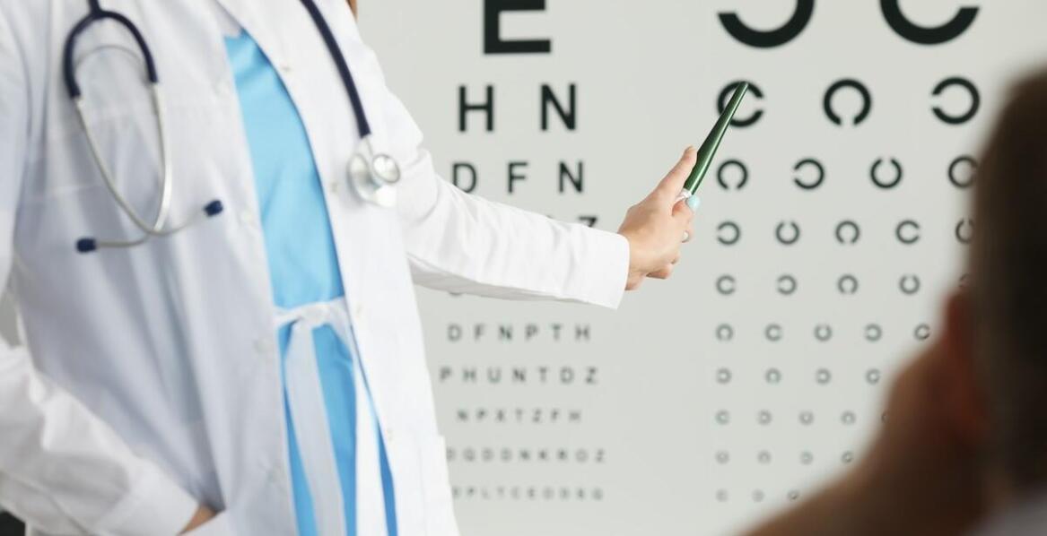 Rola optyka w Mikołowie w profilaktyce chorób oczu u seniorów