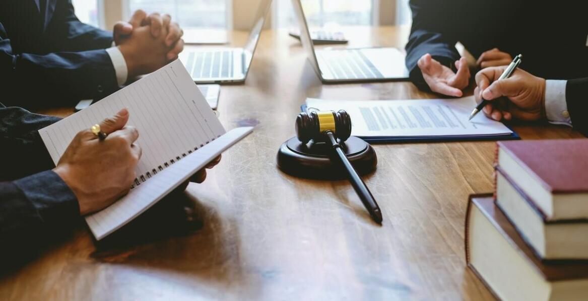 Rola adwokatów z Tychów w mediacjach i arbitrażach – co warto wiedzieć?