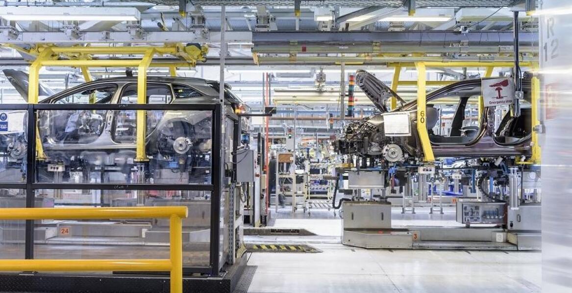 Jak firma inżynieryjna optymalizuje procesy produkcyjne w branży motoryzacyjnej?