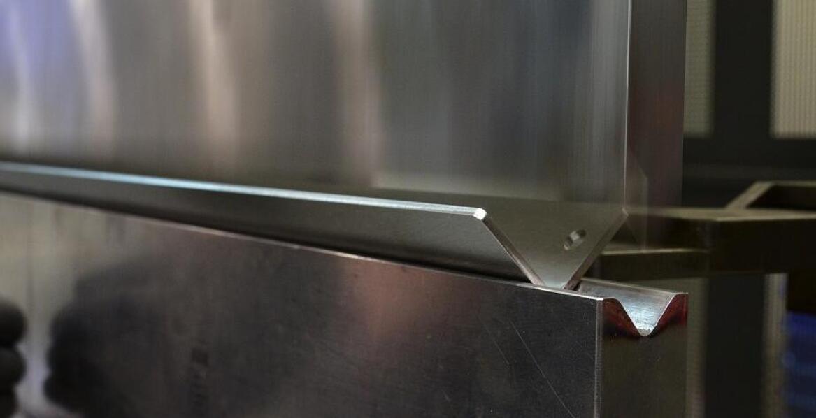 Gięcie blach a jakość finalnych produktów – kluczowe aspekty