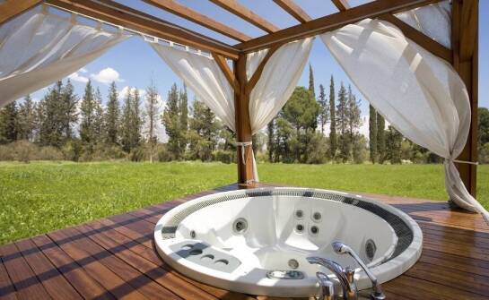 Hot tub całoroczny – jakie są koszty utrzymania i eksploatacji?